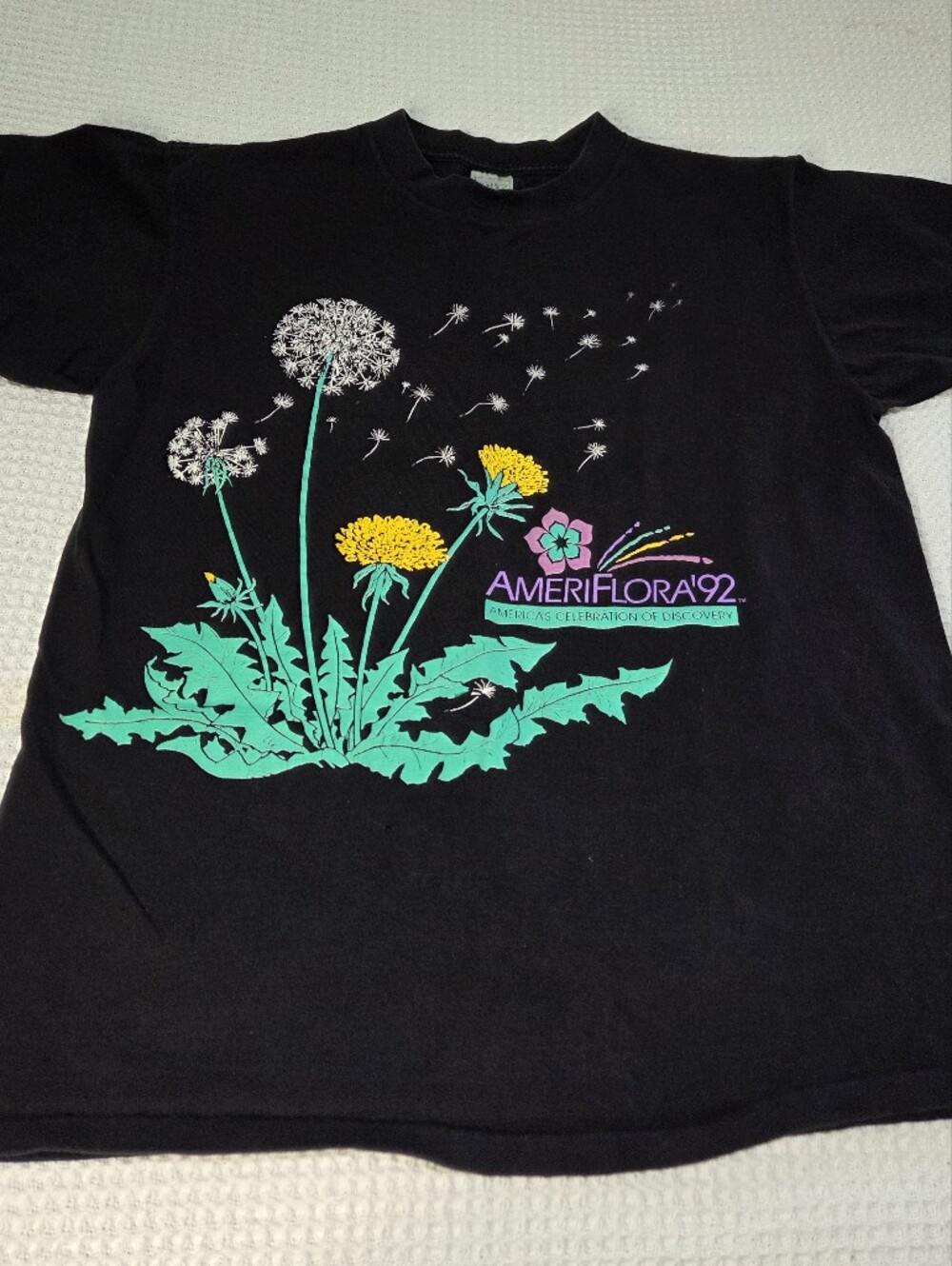Vintage AmeriFlora 92 T- Shirt On Delta Tag Size Large
